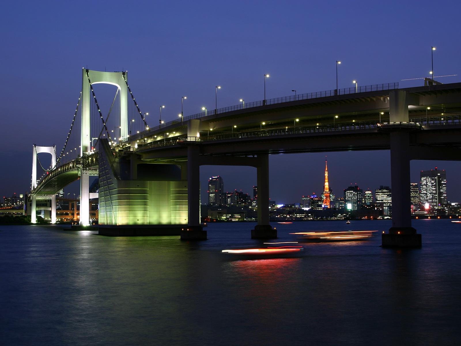 海滨夜景璀璨大桥商务背景图片